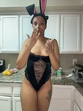 YeahhhitsBreezy webcam