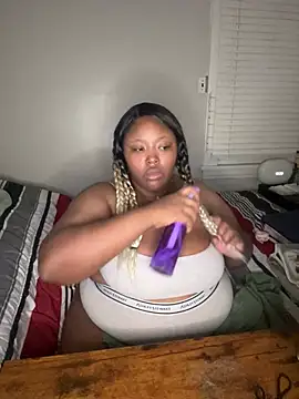 Chocolatebunnyxx96 webcam