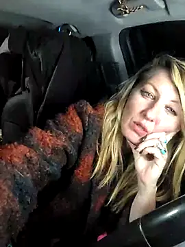 SheIsSomething webcam