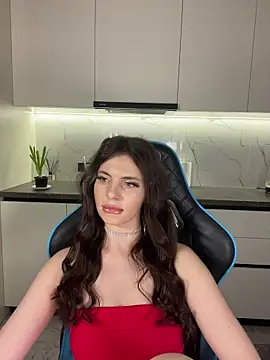 CurlyLara Live Webcam on Stripchat