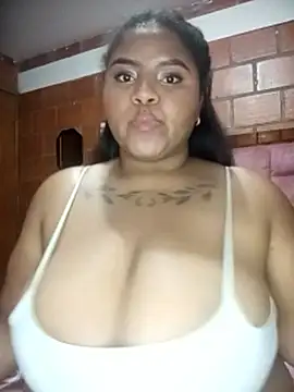 Valentina_belmont webcam