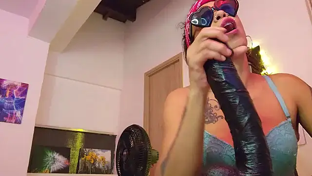 FirexxxDesire69 webcam