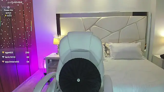 Natasha_Kiim_ webcam