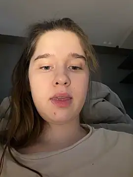 hornygirlh (G young) - SHOW BOOBS