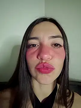 Webcam Model (loveuu-bae) is live