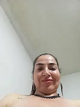 Webcam Model (MaryRoze_)  is live.Free join now!