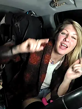 SheIsSomething webcam