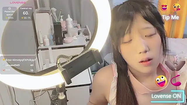 美女zhnlky在线直播