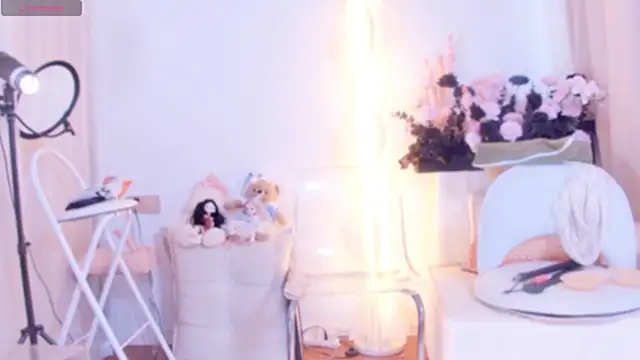 Yr_kitten_333's room