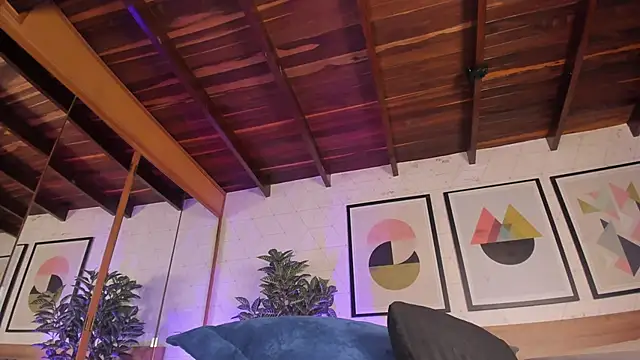 MiaKay1 live sex cam