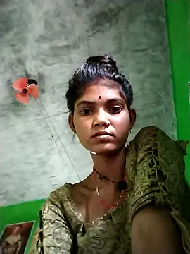 Webcam Model (Jooli_cuty) is live