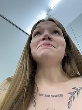 StreetSquirt live sex cam