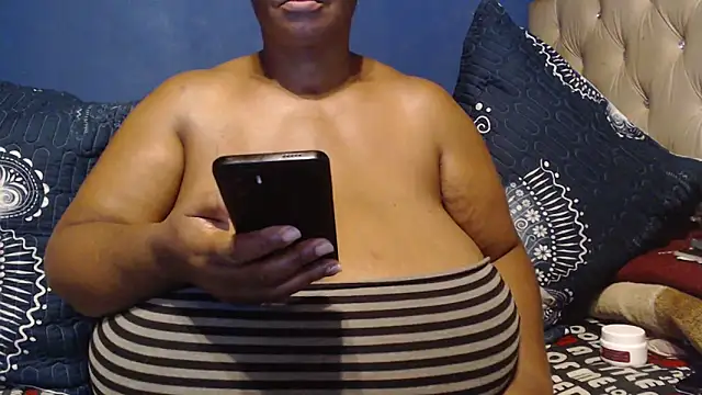 CUTEFIRMMELONSS - Live Cam