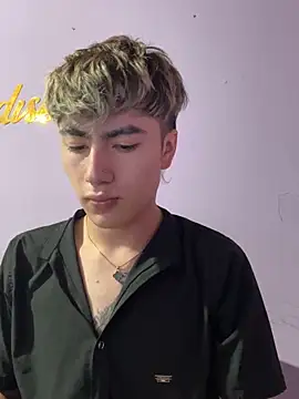 AlexanderCollman2 live sex cam