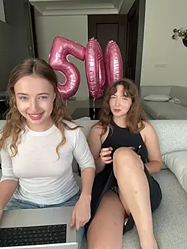 Nura_n_Sarah Live Webcam on Stripchat