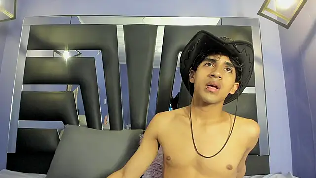 _archieblu_ (M twink) - sexy get naked 🥵🔥