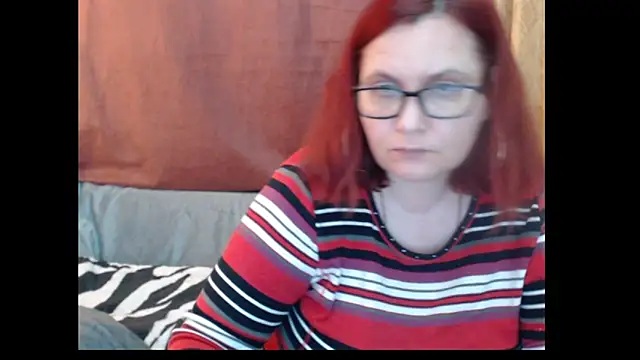 PlayfullMature webcam