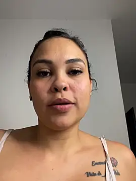 fox_latina - FOX_LATINA's free webcam - UK Sex Cams