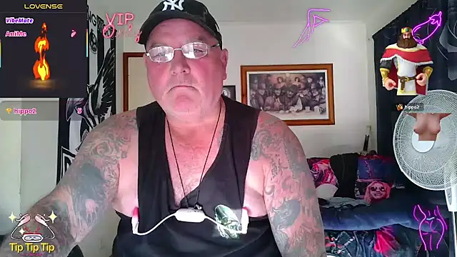 KINKYBLUEYES69 live sex cam