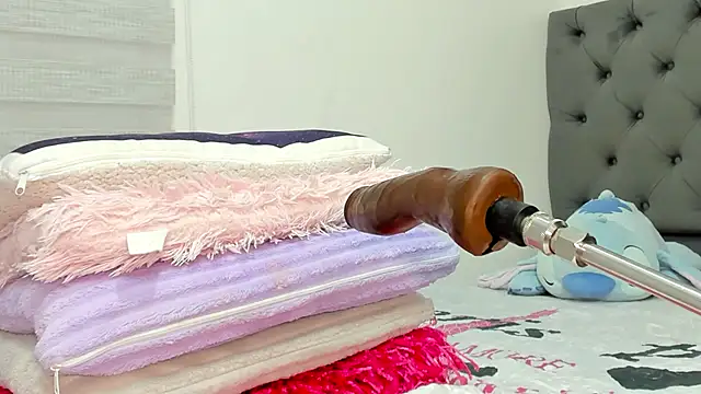 Elizabeth_18_ webcam