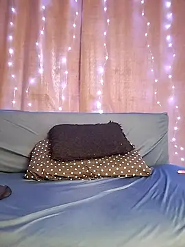 Webcam Model (EmmaKrosss)  is live.Free join now!