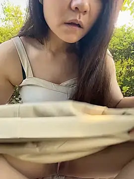 美女lucyxiaolulu在线直播