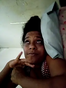 MiZzCreator - brunette fat cam model