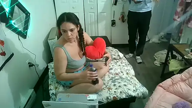 ExoticVibes69 webcam