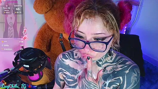 LucyChabs_ webcam