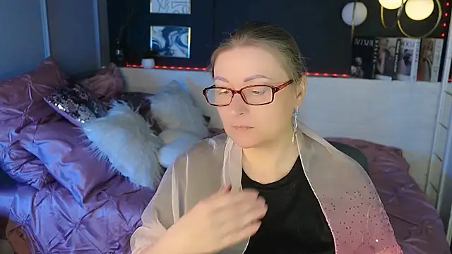 alexandrakind - AlexandraKind's free webcam - UK Sex Cams