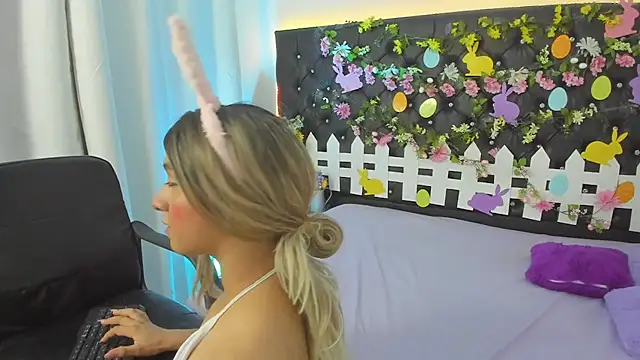 BellaRoge live sex cam