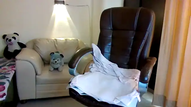 Queen Himanshi (Queenhimanshi)