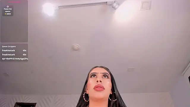 LeahLombardi_ webcam