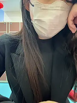 美女yiyi-1999在线直播