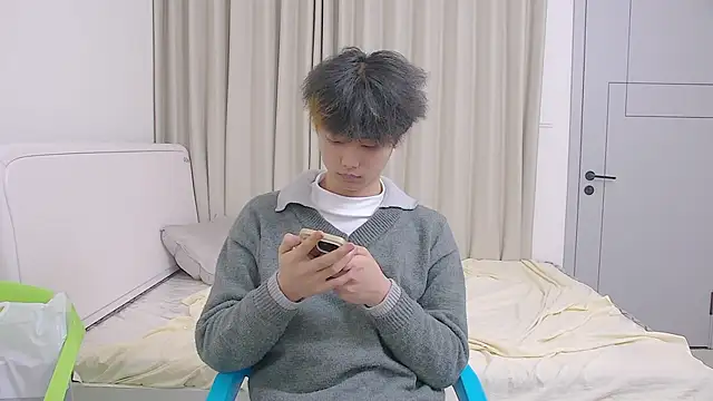 icecream-002's live cam