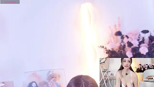 美女Yr_kitten_333在线直播