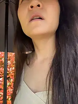 美女lucyxiaolulu在线直播