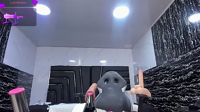 Ladyy_Scarlett webcam