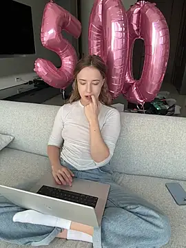 Nura_n_Sarah live sex cam