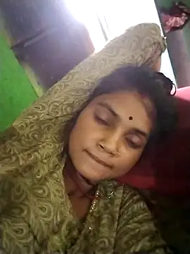 Webcam Model (Jooli_cuty)  is live.Free join now!