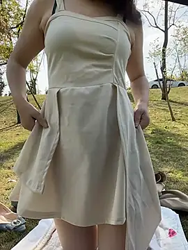 美女lucyxiaolulu在线直播