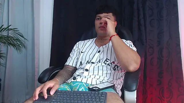 pedro_x777 (M young) - dance and show cum