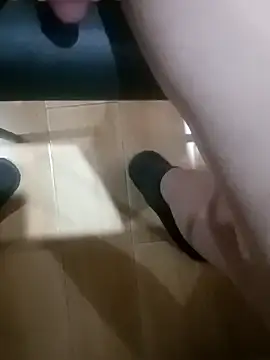 lvjinshun147 - Lvjinshun147's free webcam - UK Sex Cams