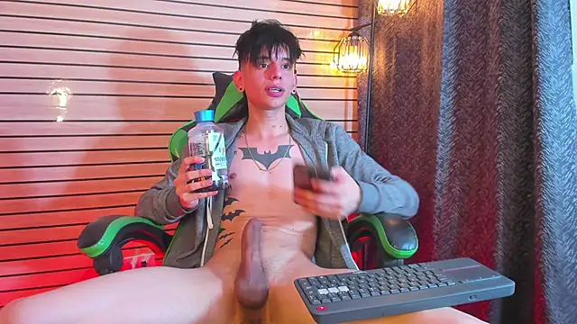 thebatmansion - TheBatMansion's free webcam - UK Sex Cams