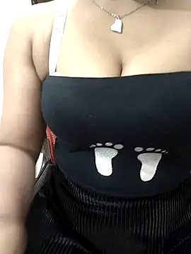 cute-bird- - Cute-bird-'s free webcam - UK Sex Cams