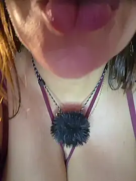 Paulette-squirt live sex cam