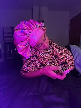 TheRealOshunQueen - Live Cam