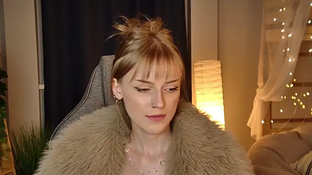 KiraMontoya live sex cam