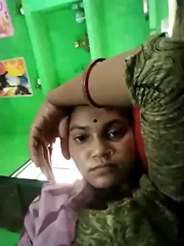 Webcam Model (Jooli_cuty)  is live.Free join now!