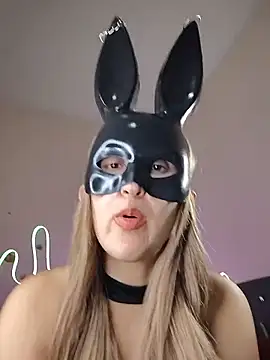 bunny_soft (F young) - 🥵Boquete babadinho no dildo 👅💦
